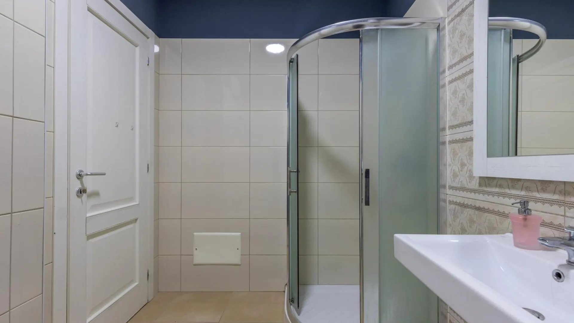 Lux Condo Apartment At Delijorgji Tirana