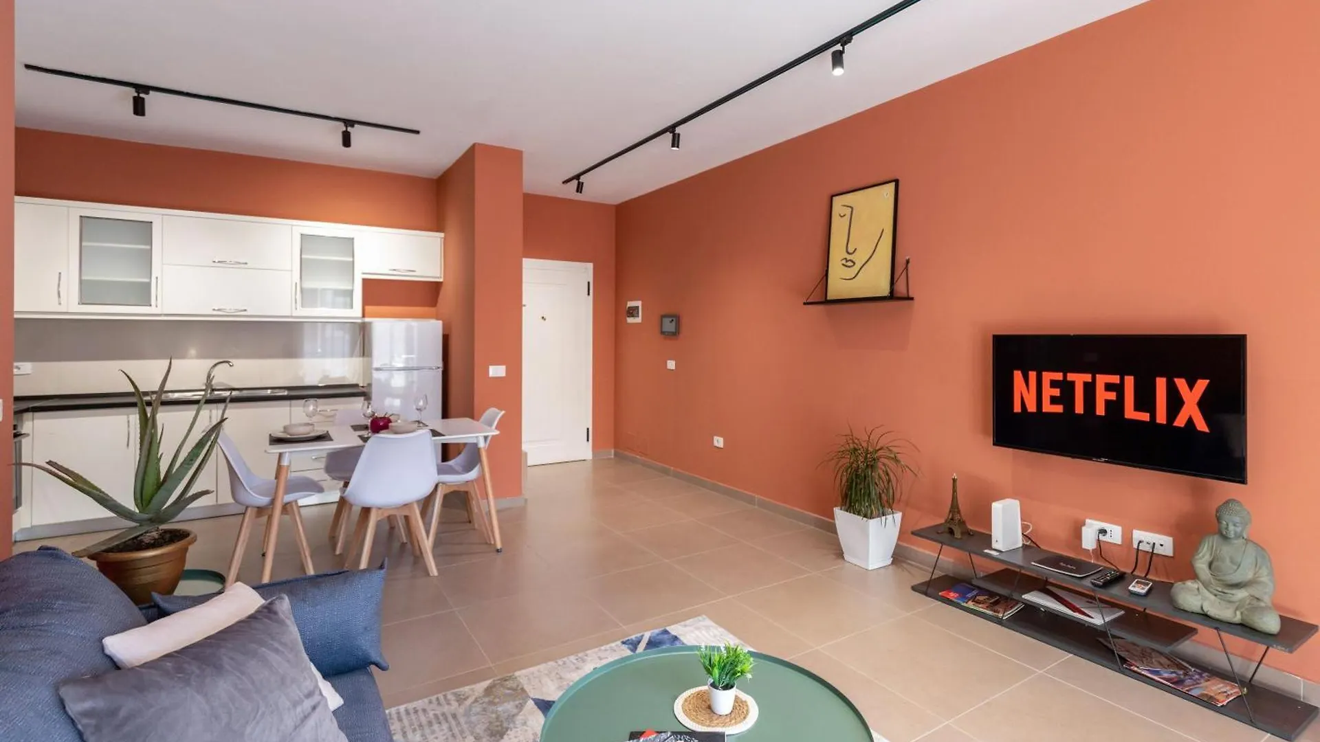 Lux Condo Apartment At Delijorgji Tirana Albania